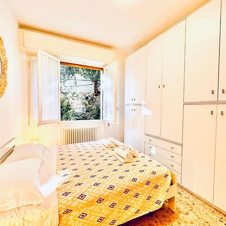 Appartamento Hostdomus - Cozy Corner Near The Sea Finale Ligure Esterno foto