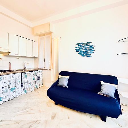 Appartamento Hostdomus - Cozy Corner Near The Sea Finale Ligure Esterno foto